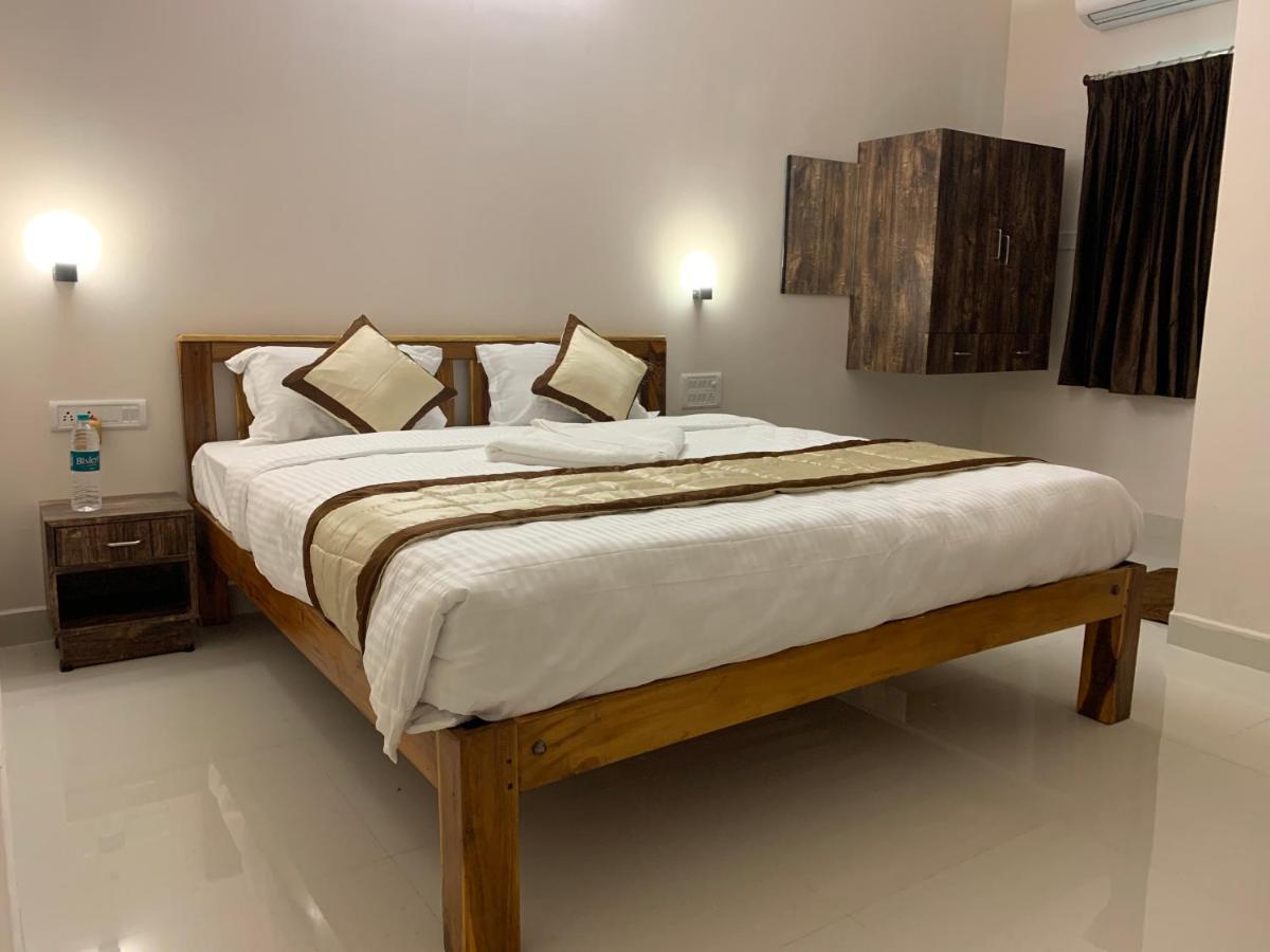 Hotel Rani And Rani Residency Пондичерри Экстерьер фото