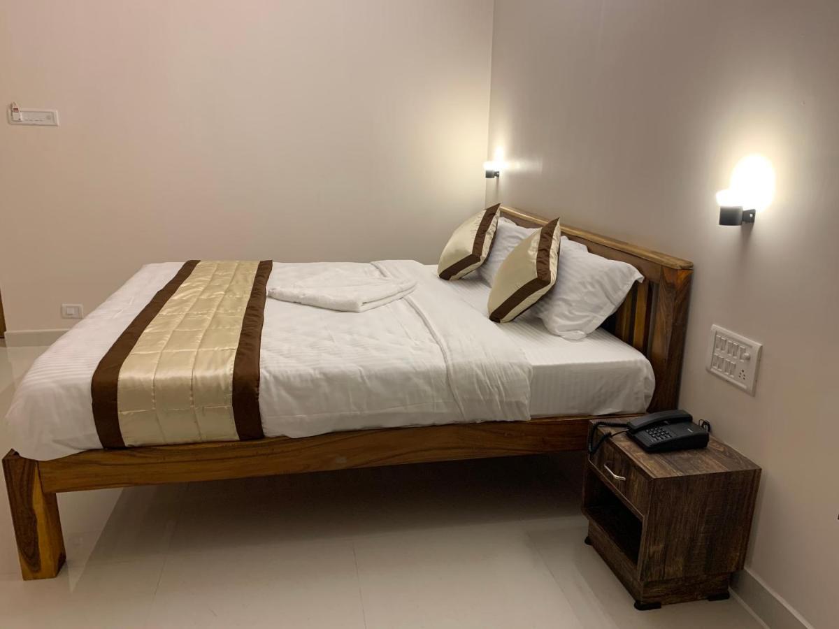 Hotel Rani And Rani Residency Пондичерри Экстерьер фото