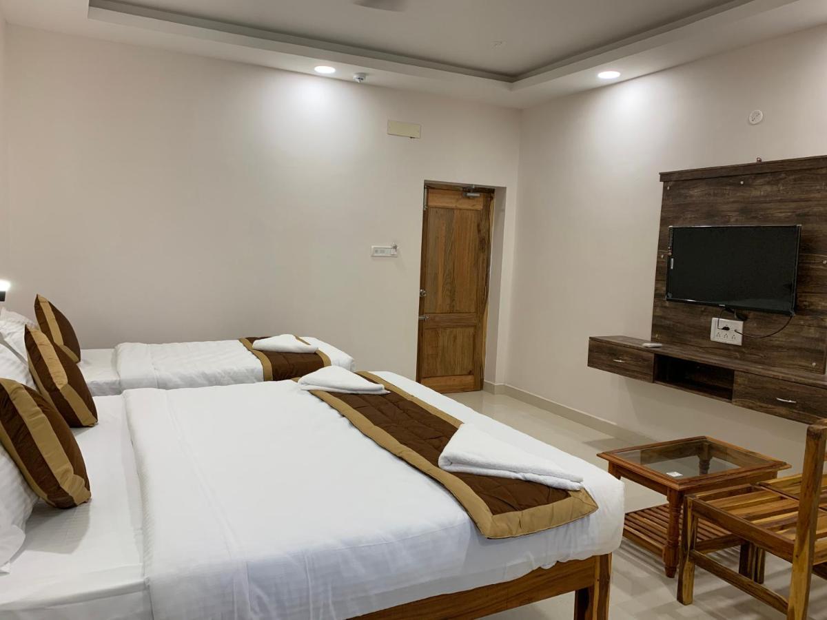 Hotel Rani And Rani Residency Пондичерри Экстерьер фото