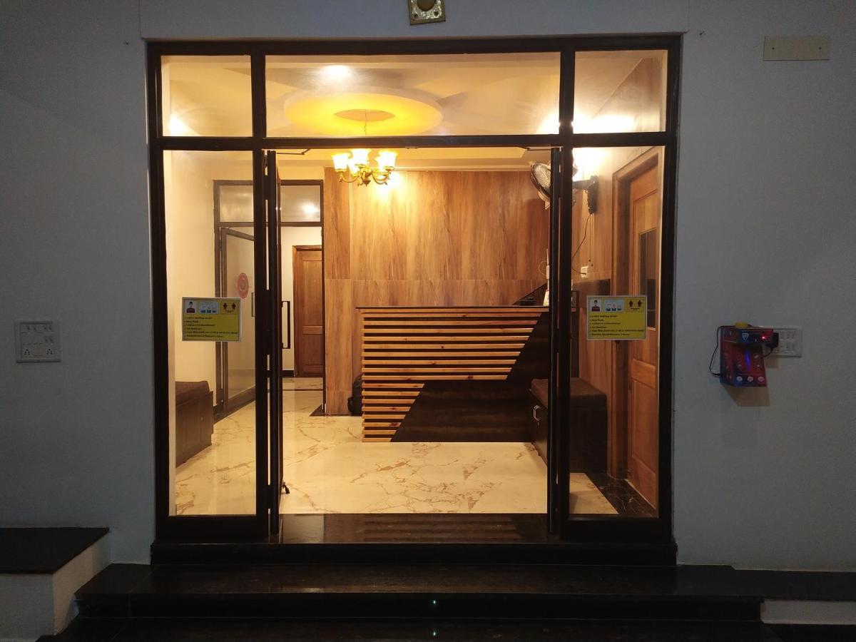 Hotel Rani And Rani Residency Пондичерри Экстерьер фото
