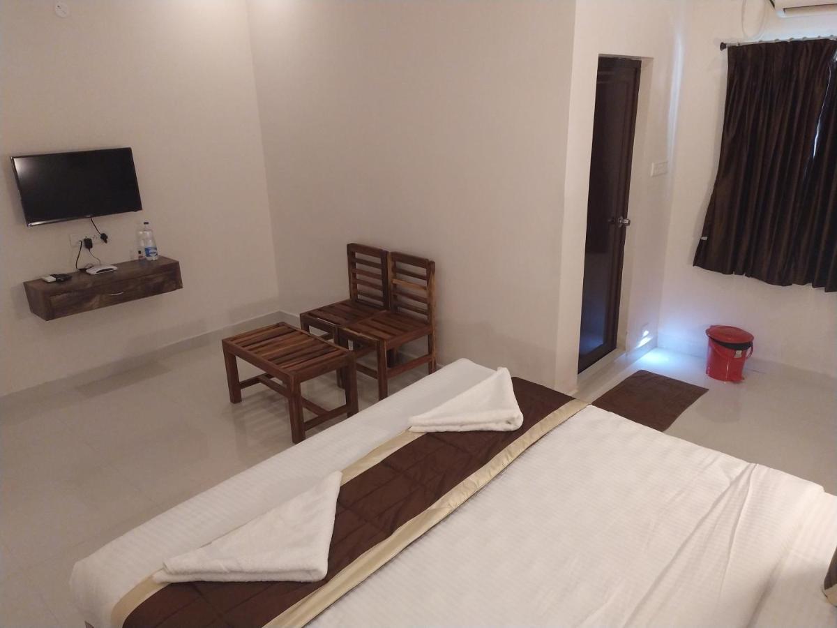 Hotel Rani And Rani Residency Пондичерри Экстерьер фото
