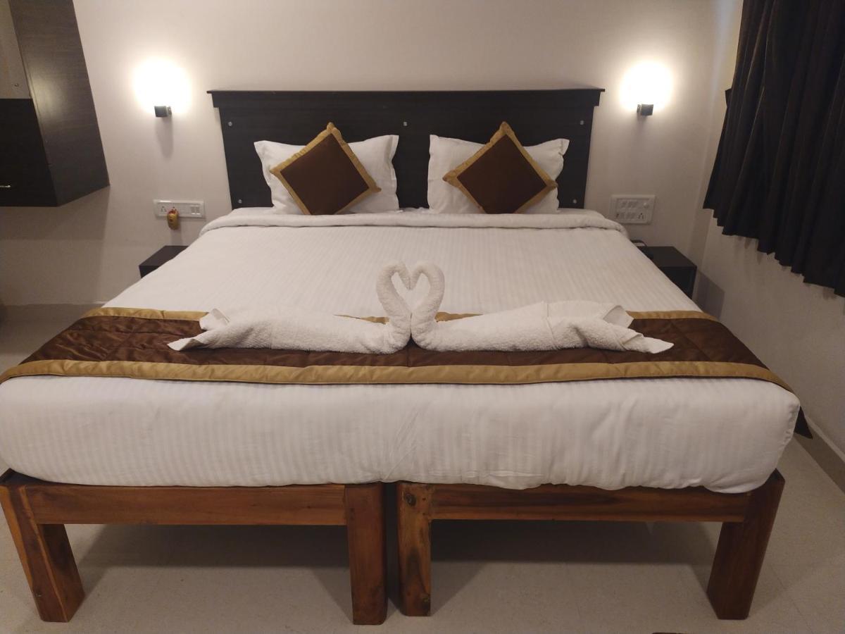 Hotel Rani And Rani Residency Пондичерри Экстерьер фото