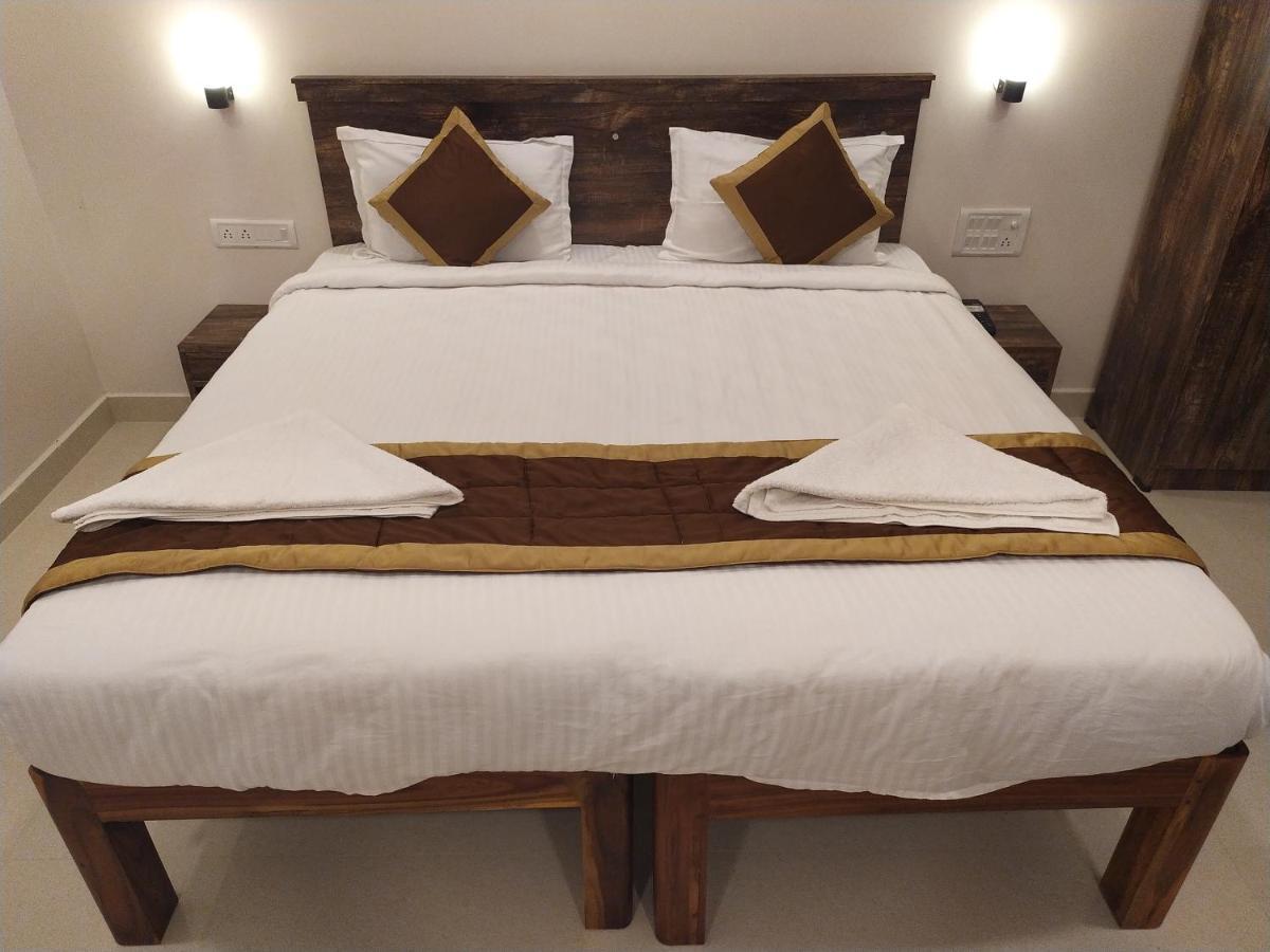 Hotel Rani And Rani Residency Пондичерри Экстерьер фото
