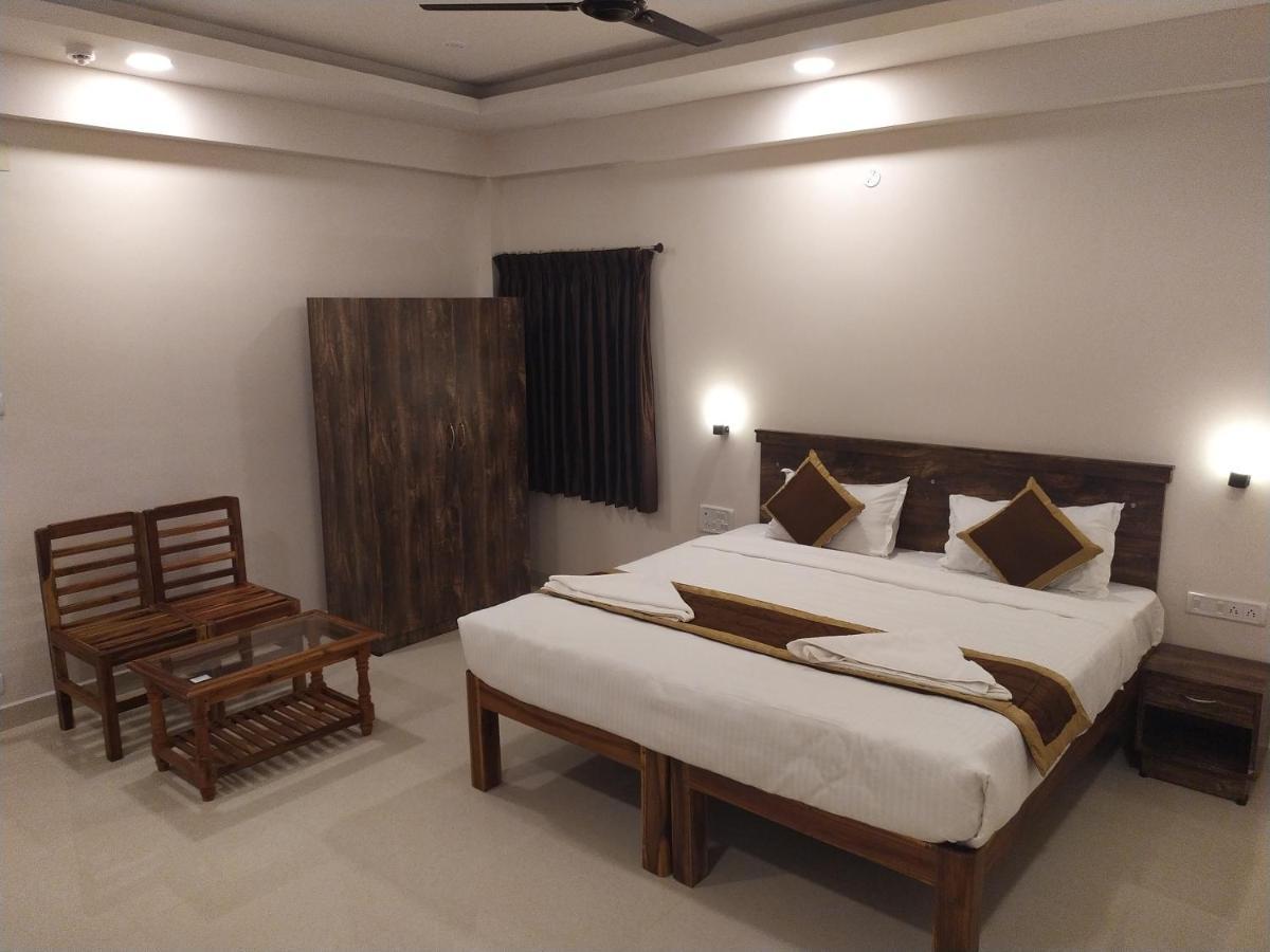 Hotel Rani And Rani Residency Пондичерри Экстерьер фото
