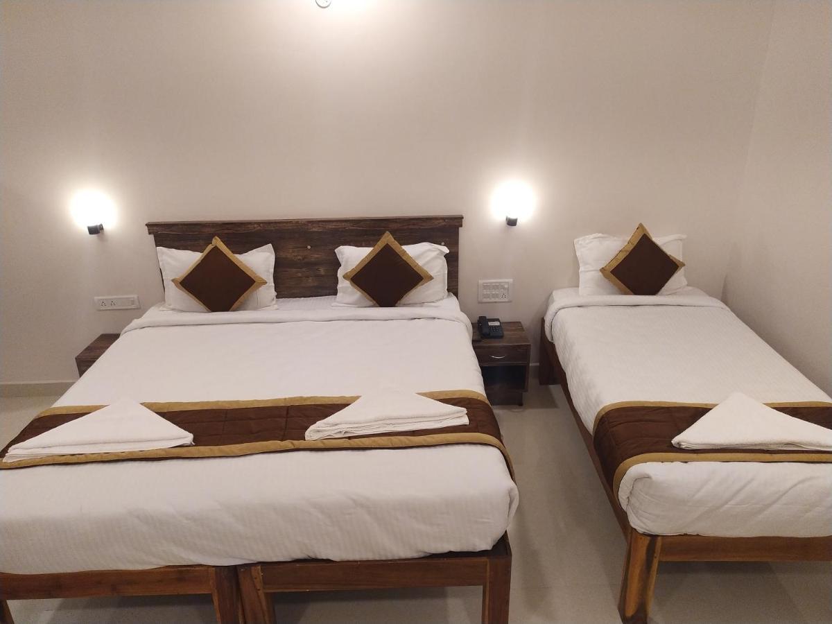 Hotel Rani And Rani Residency Пондичерри Экстерьер фото