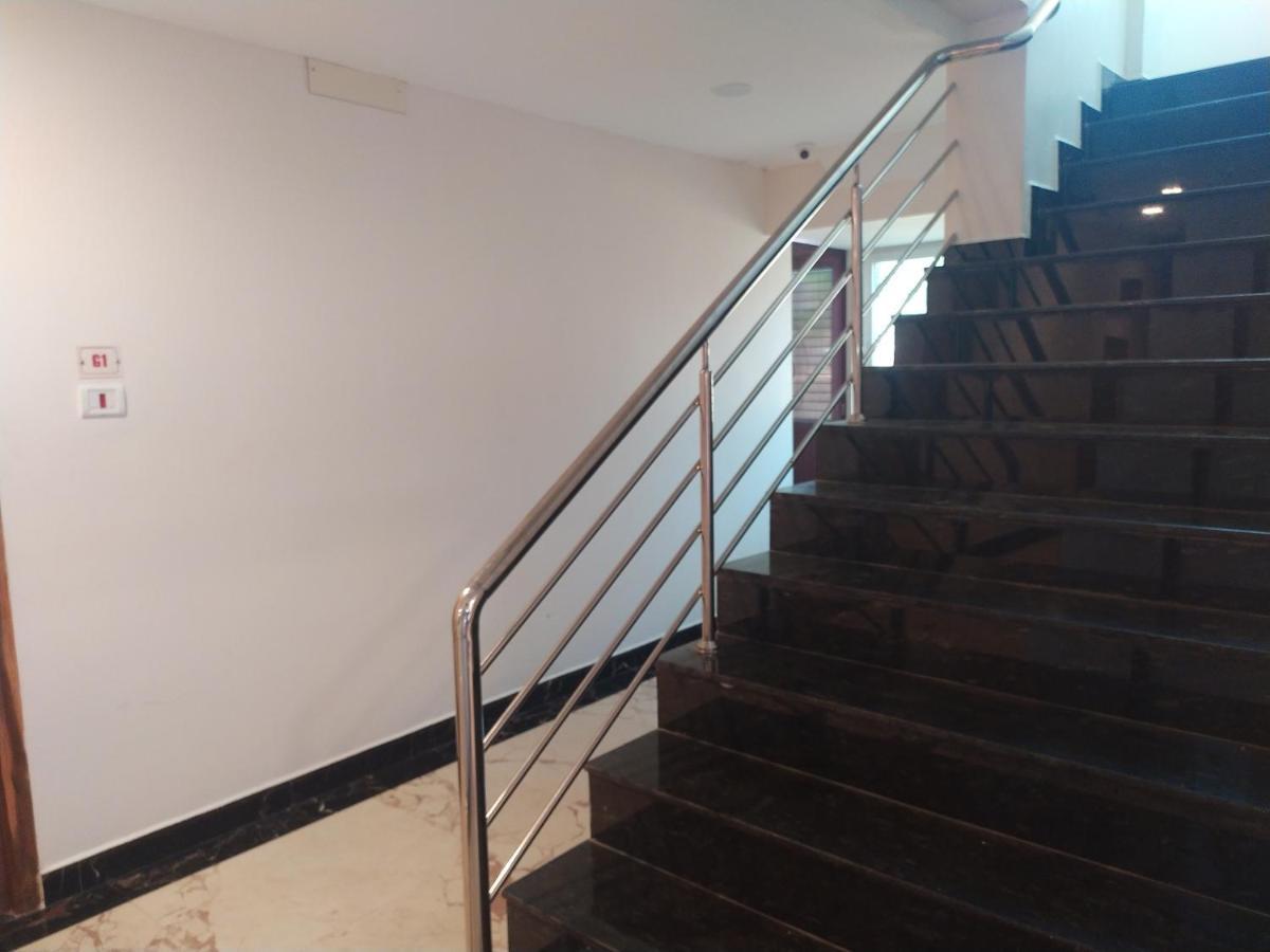 Hotel Rani And Rani Residency Пондичерри Экстерьер фото
