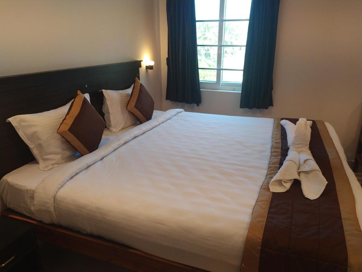 Hotel Rani And Rani Residency Пондичерри Экстерьер фото