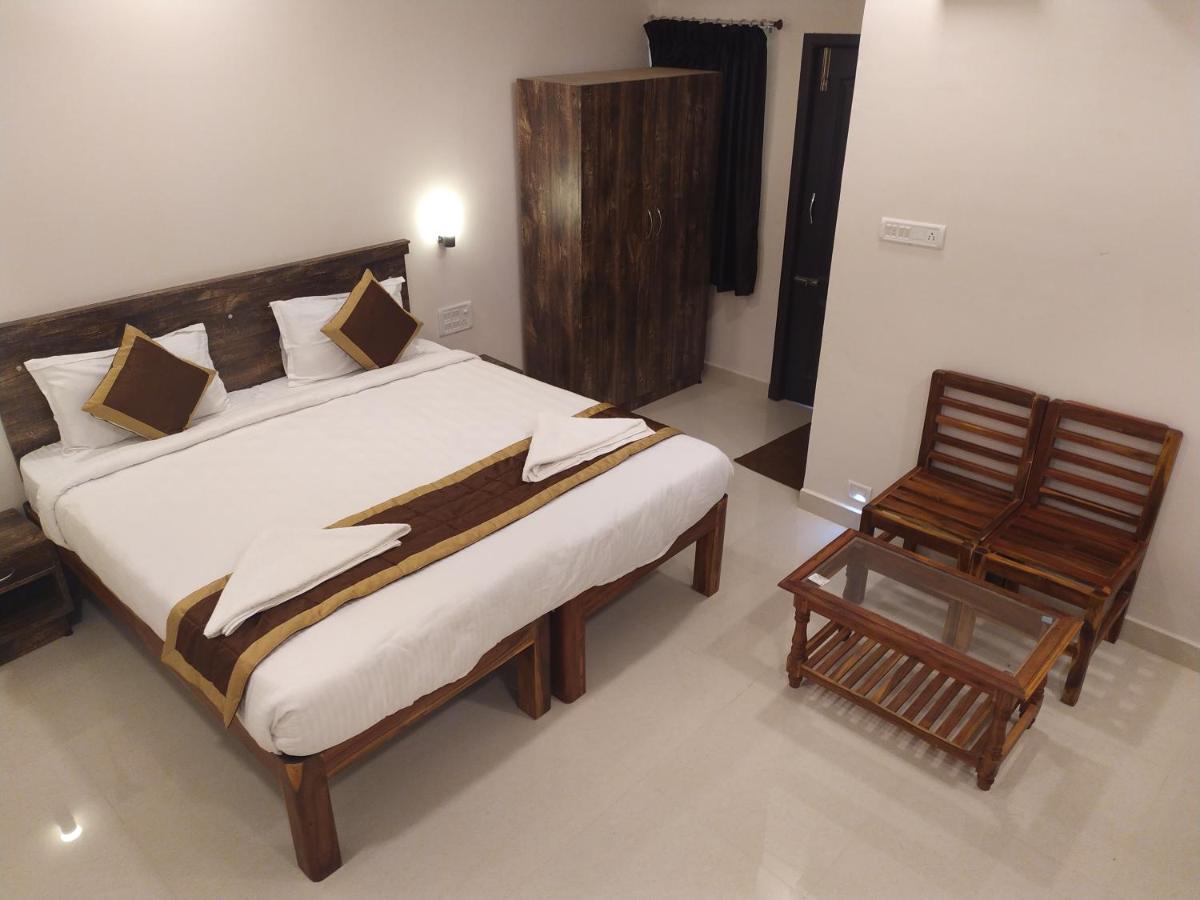 Hotel Rani And Rani Residency Пондичерри Экстерьер фото