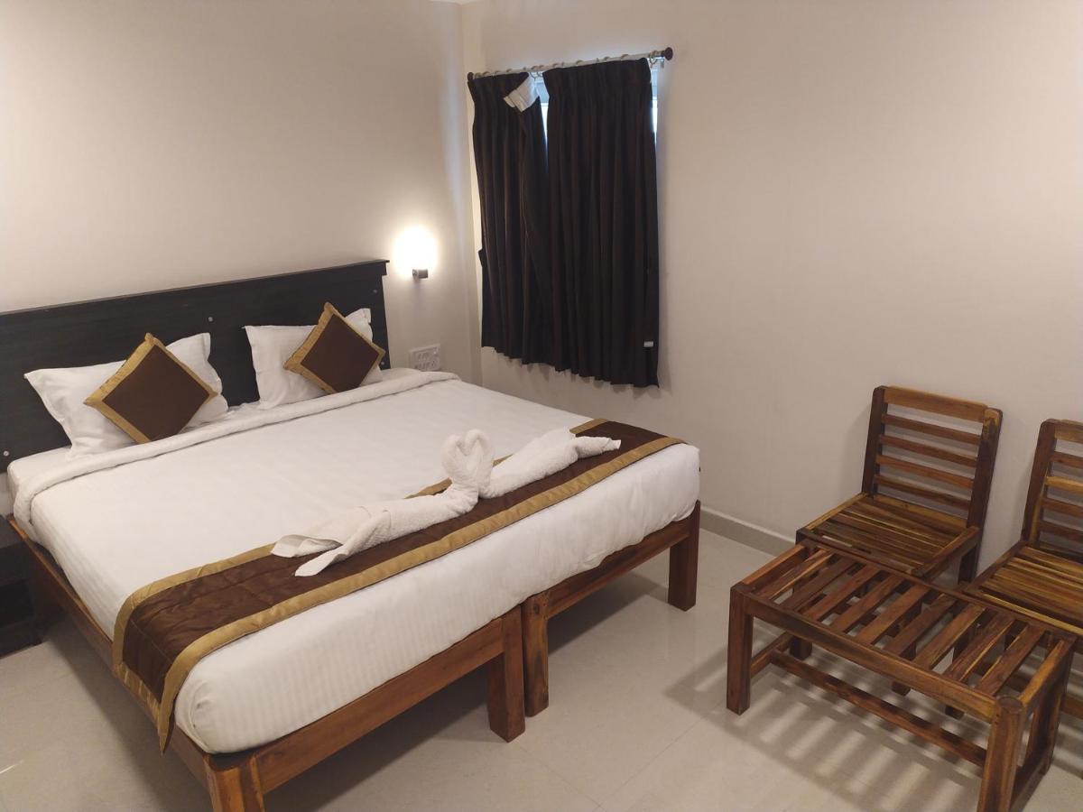 Hotel Rani And Rani Residency Пондичерри Экстерьер фото