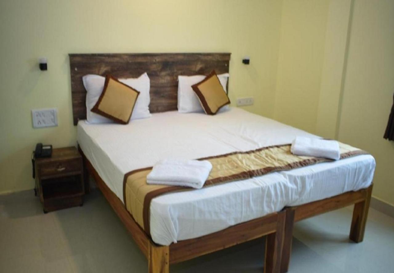 Hotel Rani And Rani Residency Пондичерри Экстерьер фото